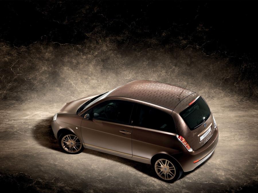  Lancia Ypsilon Versus 2008 года  (фото 3 из 5)